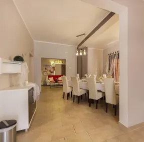 Spacious house of 400m² in the heart of Istria - Image 5