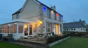 Taldrwst farmhouse guest house - Image 3