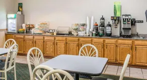 Quality Inn Kalamazoo near Wings Stadium - Image 5