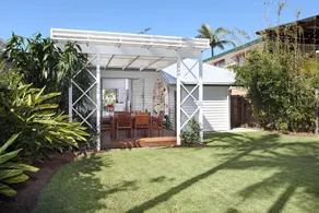 CORPORATE BEACH HOUSE - Image 5