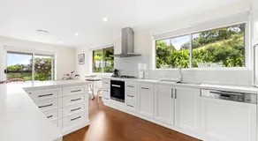 Olive Grove - Pet Friendly with Fireplace - Image 4