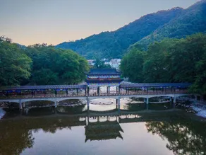Fan Retreat · Riverside View Boutique Inn (East Gate, Mount Fanjing) - Image 4