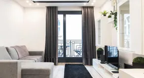 Luxe Central Apartments - Image 2