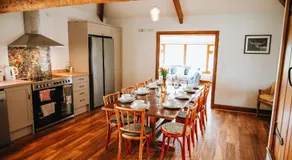 Vale Farm Cottages - Image 3