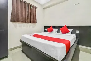 OYO 47172 Hotel Rajputana - Image 2