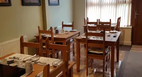 Riverside Guest House - Image 3