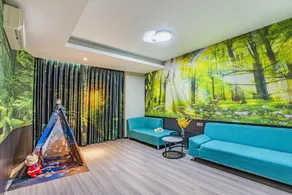Yijia Holiday Hotel - Image 5