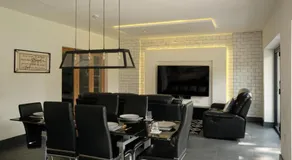 Modern Spacious House - Sleeps 16, Free Parking, Sun Terrace - Image 5