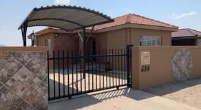 Rhino House with 3 bedrooms next to Pilanesberg and Sun City - Image 4