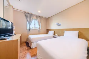 Pinehill Hotel - Image 2