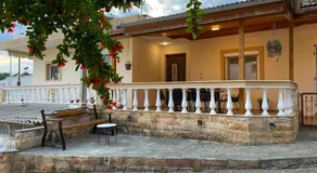 Aristides Guesthouse - Image 5