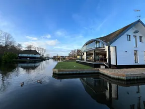 Contemporary Riverside Home - Wroxham - Image 4