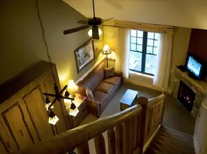 Hope Lake Lodge & Indoor Waterpark - Image 4
