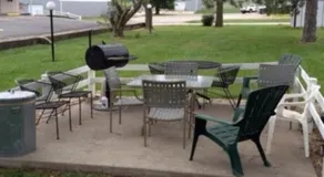 Twin Pine Motel - Image 2