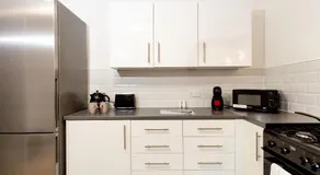 Stunning Private Ensuite Rooms in Oldham Sociable House - Image 3