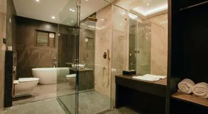 Royal Ritz - Image 2