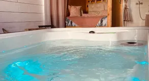 Chambre avec spa privé - Image 4