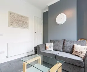 Exclusive 4 BR House near Hanley- Free Parking - Image 2