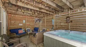 Bombastic Beach Home, HOT TUB, 8min WALK to Beach - Image 5