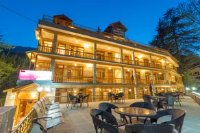 Hotel Holiday Home International - The Mall Road - Image 5
