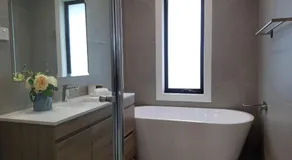 Altona entire 3 bedrooms house - Image 2
