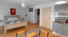 YellowBoot Aparthotel - Image 4