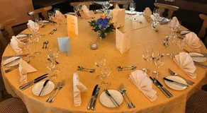 Gasthaus zum Hirsch Hotel - Restaurant - Image 4