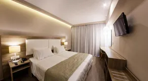 Planos Beach Hotel - Image 2