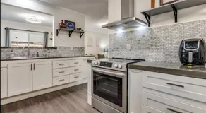 Pet Friendly Home with Hot Tub - Sleeps 8 - Image 3
