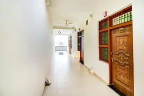 OYO 76423 Ashoka Hotel And Guest House - Image 3