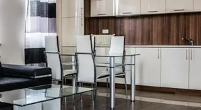 Senator Warsaw Apartments - Image 4