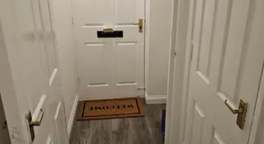 1 bed modern flat - Image 3