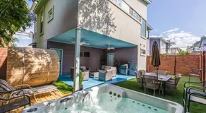 The Q - Austin Family Vacation Home - Hot Tub, Sauna, Gym & Backyard - Image 3