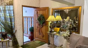 Ronique's Guest House - Image 3