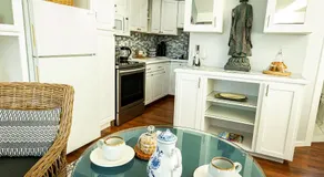 Dungeness Barn House Bed and Breakfast at Two Crows Farm - Image 5