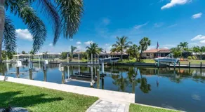 Villa Tranquility-Waterfront-Free Amenities-Heated Pool-Bikes-Dock Fishing & Beach Gear - Image 5