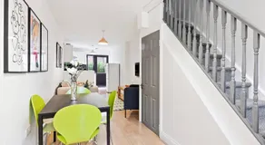Bright 2 Bedroom House in Kennington - Image 4