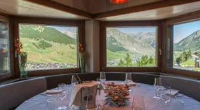 Alexander Charme Hotel - Image 2