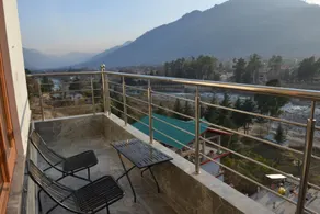 Tulip Flowing River View Hotel. - Image 4