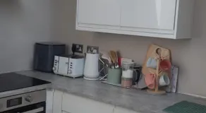 2BR Cosy Wallasey Stay Near Liverpool WiFi Parking - Image 5