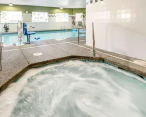 Comfort Inn & Suites Portland Airport - Image 5