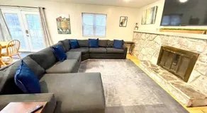 Large Private Ranch - Master Bedroom Suite with King Bed and private Bathroom - Fenced Yard - Pets & Kids Welcome - Pool Table - Image 3