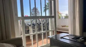 Seafront Garden and Sea views - Image 3