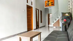 Omah Leren Mitra RedDoorz near Gembiraloka Zoo Yogyakarta - Image 5