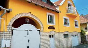 Óvár 12 Vendégház - Image 3