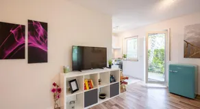 EG Wohnung, zentral, TOP Anbindung, mit großer Terrasse - Image 2