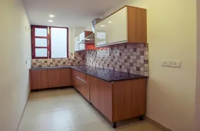Luxuries 1 BHK Appartment With Scenic Views - Image 3