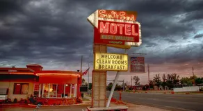 Sun -N- Sand Motel - Image 5