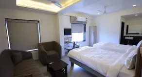 Hotel Rock Port Inn - Image 2