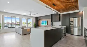 Ocean Escape - Majestic, Luxurious Canal Home - Image 4